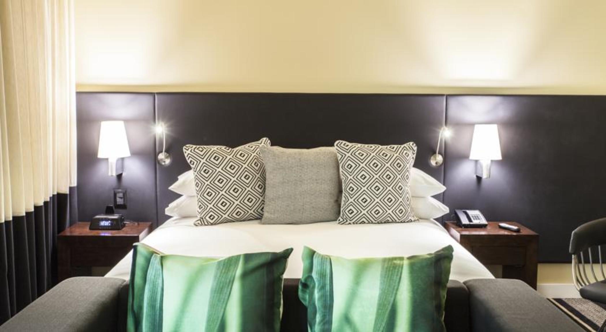 Movich Buro 26 Hotel Bogotá Eksteriør billede A bed with a headboard