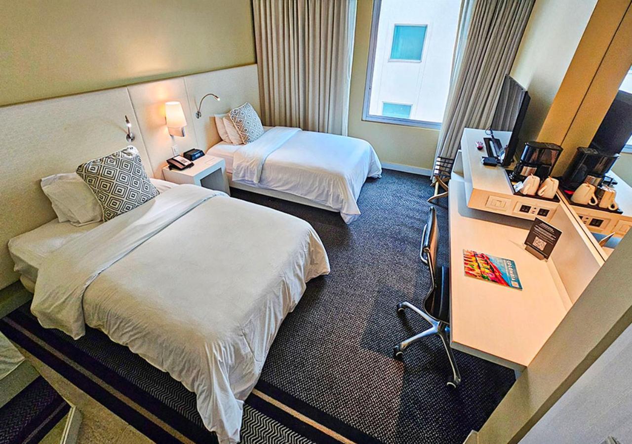 Movich Buro 26 Hotel Bogotá Eksteriør billede A typical room at the hotel