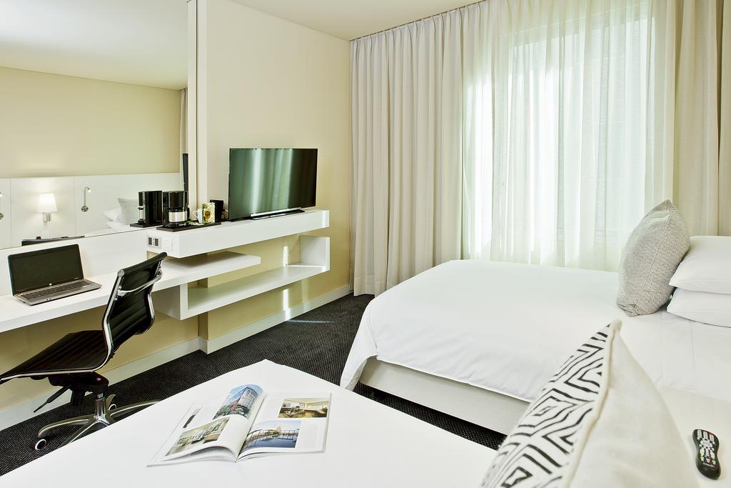 Movich Buro 26 Hotel Bogotá Eksteriør billede A typical room at the hotel