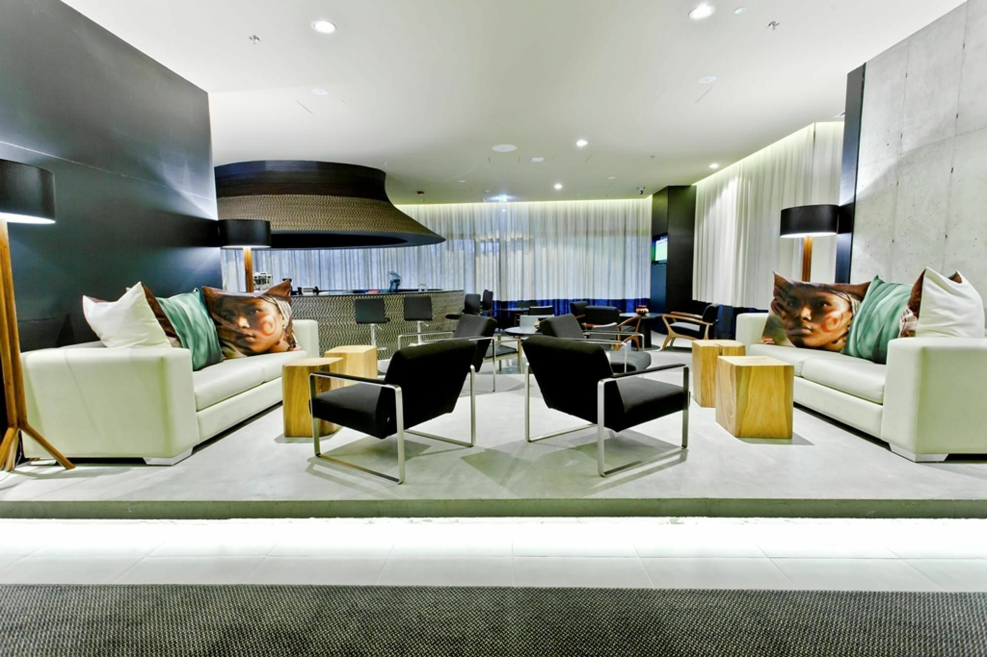 Movich Buro 26 Hotel Bogotá Eksteriør billede The lounge at the airport